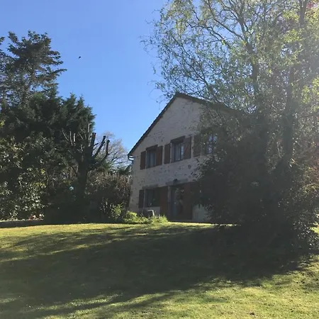 Gites Le Verdoyer Saint-Saud-Lacoussière